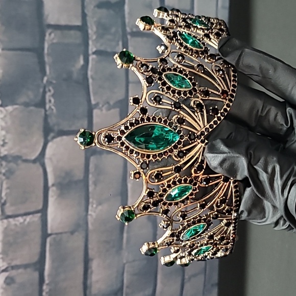 Elegant Metal Gold Tiara with Green & Black Rhinestone Accents - Picture 3 of 12